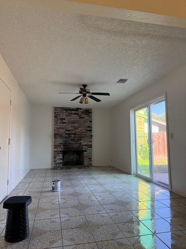 Photo - 440 Gibson Rd