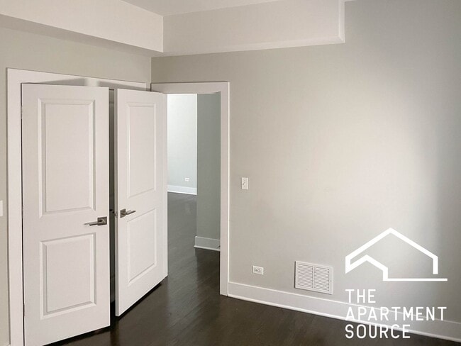 Photo - 1952 W Nelson St Unit 3E