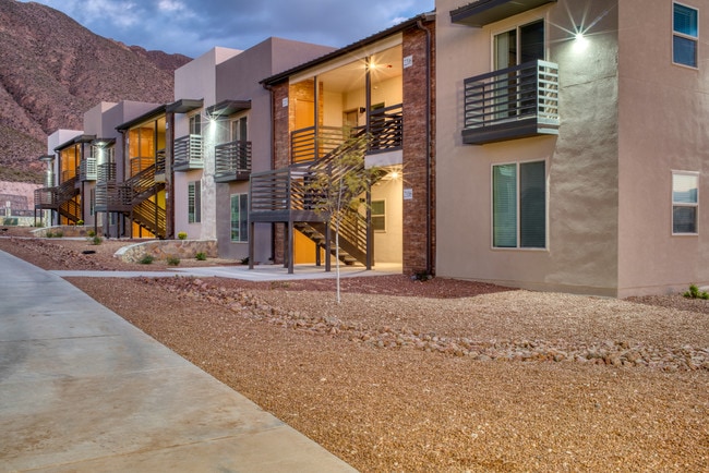 Sanctuary At Shasta- Luxury Apartments - Sanctuary At Shasta- Luxury Apartments