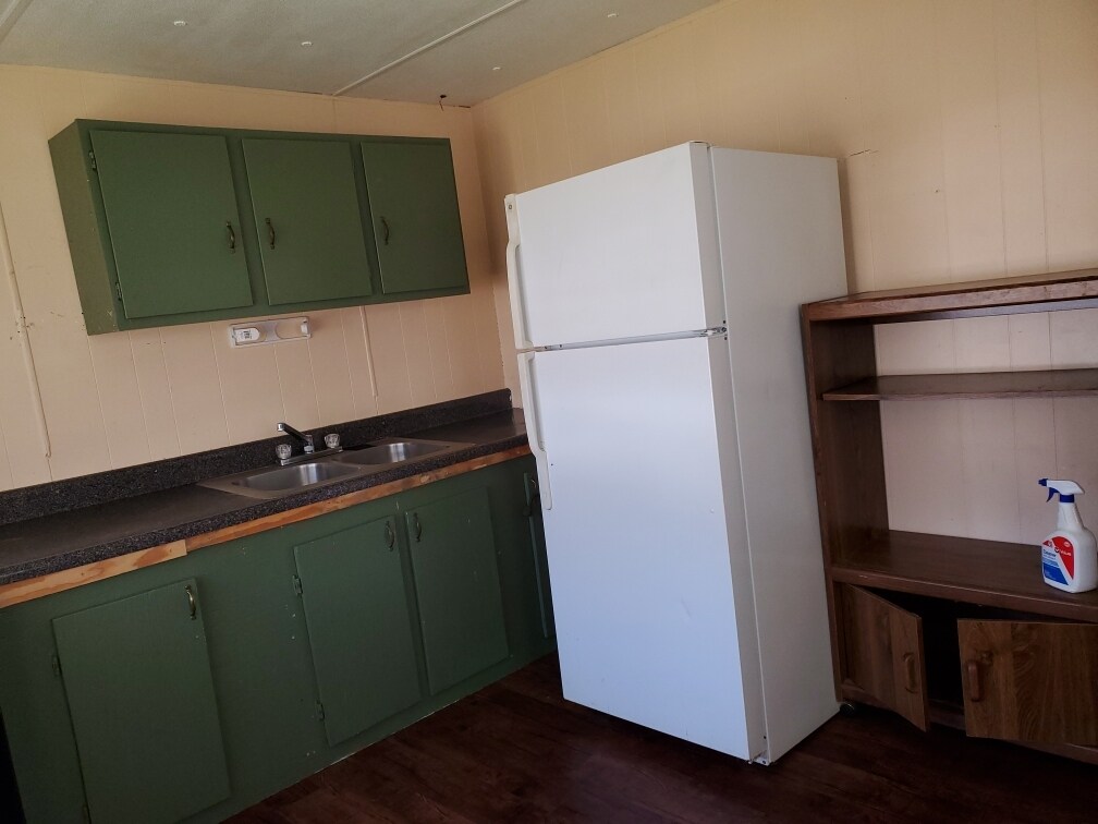 Kitchen - 200 31st St Unit 2