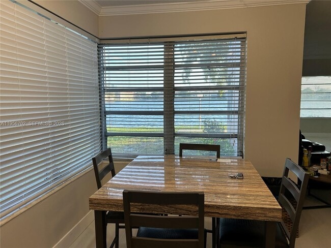 Building Photo - 270 NE 191st St Unit 101