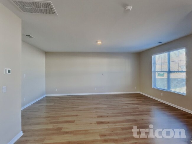 Photo - 1507 Ashgrove Pl