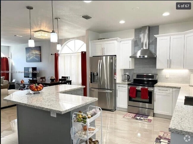 Building Photo - 409 NW 87th Ln Rental