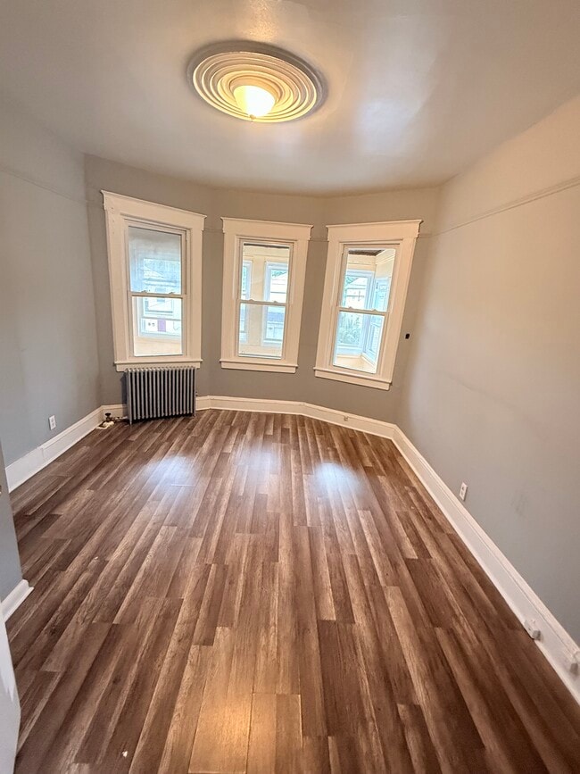 Photo - 395 E 9th Ave