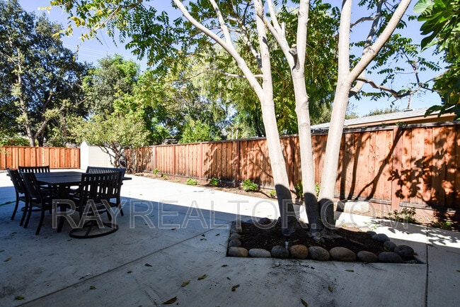 Photo - 1099 Bradford Dr