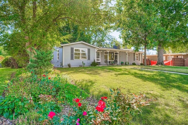 Building Photo - Charming Ranch Home with Spacious Yard and...