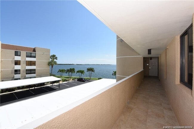 3442 NE Causeway Blvd Unit 302