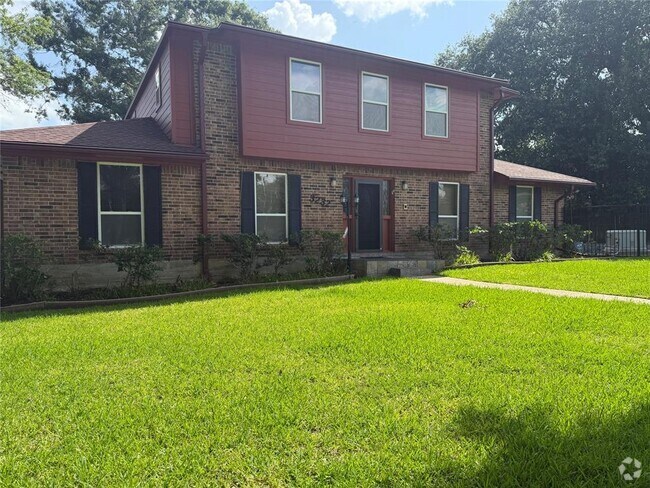 Building Photo - 3232 Parkwood Dr Rental