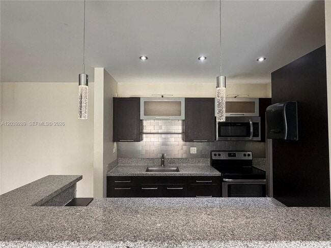Building Photo - 13872 SW 90th Ave Unit 210-FF