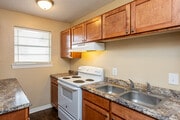 2BR, 1BA - 975SF