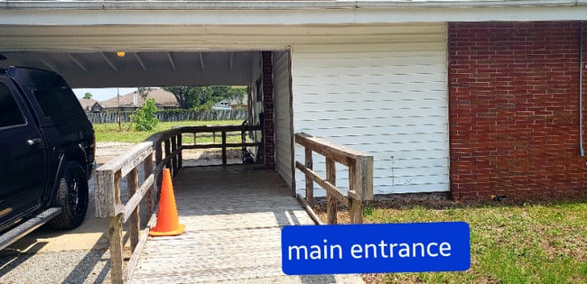 Photo - 2301 W James Lee Blvd