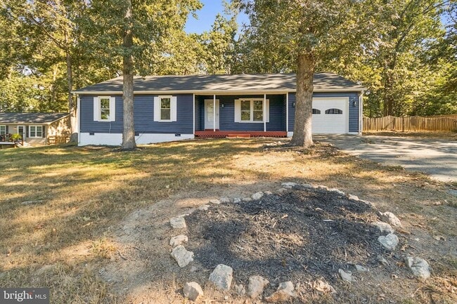 Building Photo - 39 Hidden Lake Dr