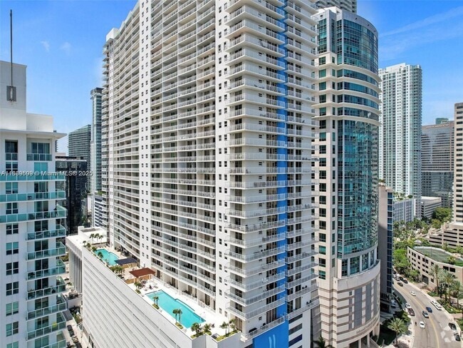 Building Photo - 1200 Brickell Bay Dr Unit 3309 Rental