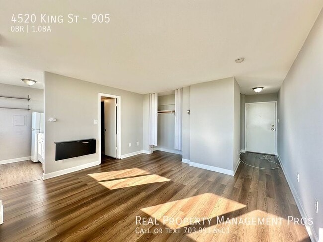 Photo - 4520 King St Unit 905