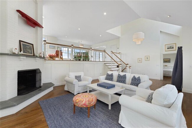 21 Ocean Heights Rd
