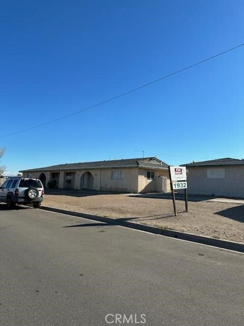 Building Photo - 1932 Erin Dr Unit 8