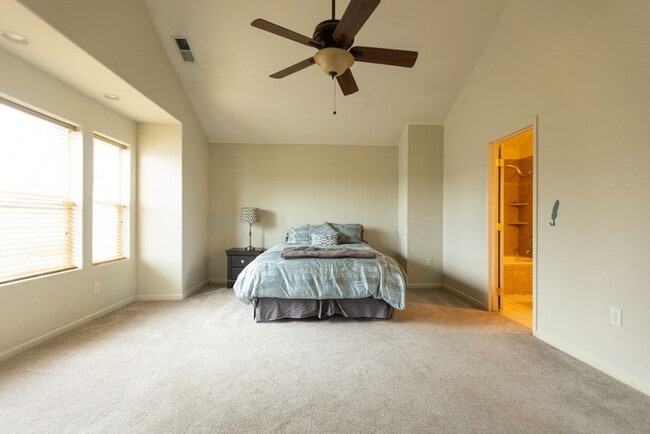 Photo - 5144 Dudley St Apartment