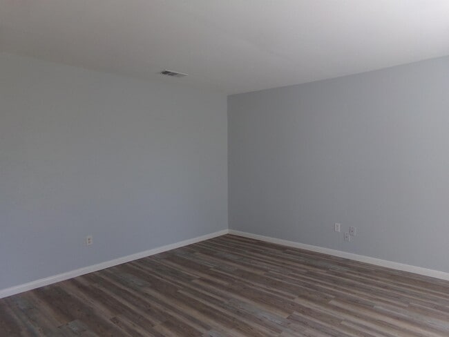 Photo - 221 Austin St