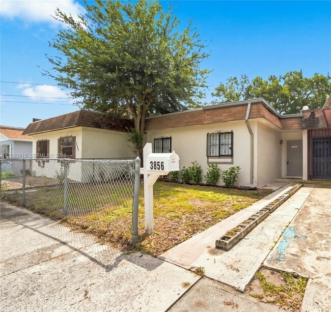 Building Photo - 3856 NW 207 St Rd
