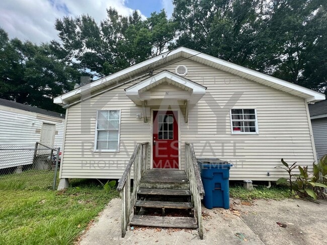 Building Photo - 3 Bed, 2 Bath House in Lafayette!
