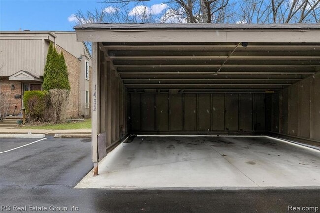 Photo - 1432 Oakbrook E Dr Unit 68