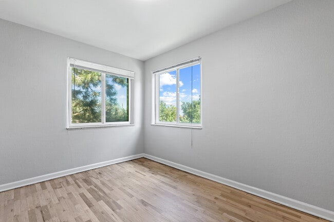 Photo - Cascade Apartments