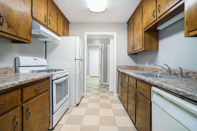 Photo - **AVAILABLE JULY 1ST** UPDATED 2 Bed/1.5 Bath Eastside Duplex