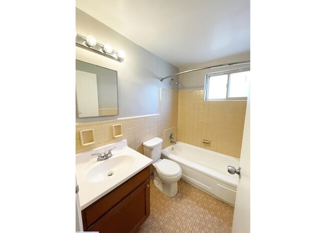 Photo - 566 Lowell Ave Unit 566-09