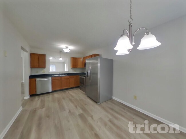 Photo - 1039 Central Park Blvd S