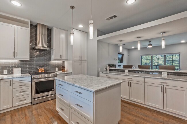 Photo - Stylish 2BR/2.5BA Townhome in Prime East Dallas – Attached Garage, Unbeatable Location
