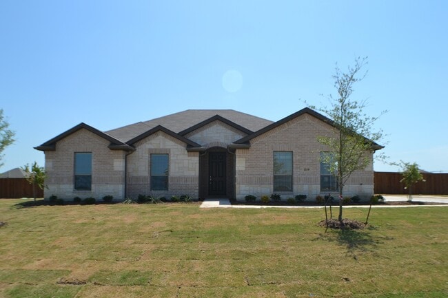 New Built House For Lease in Venus - New Built House For Lease in Venus