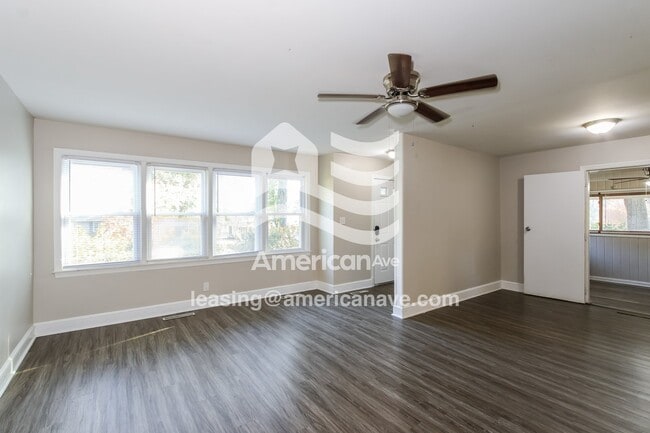 Photo - 16 Erskine Ln