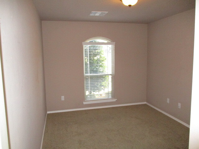 Photo - 2316 Golden Ln