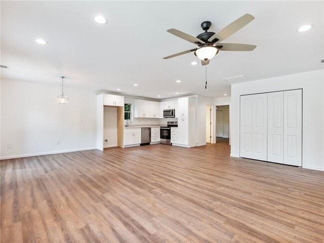 Photo - 8083 Beachwood Dr
