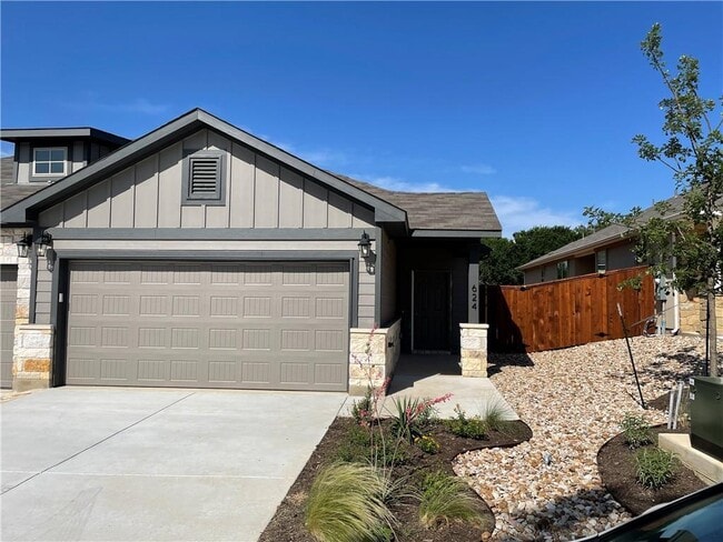 Building Photo - 624 Parkline Dr