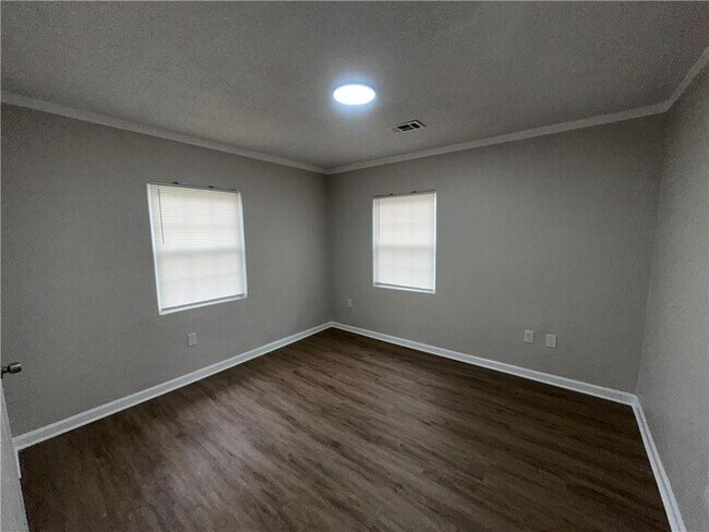 Photo - 207 South Ave SE