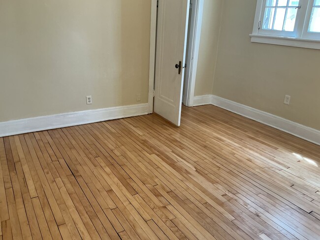 Photo - 4502 W Keefe Ave Unidad Lower