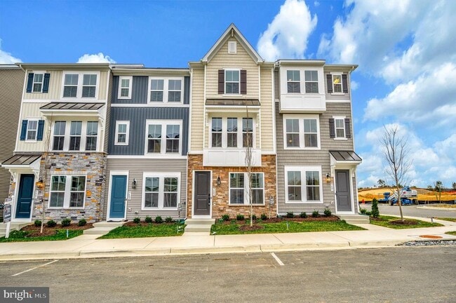 Photo - 9403 Pacific Elm St