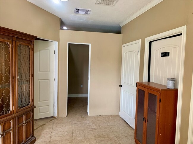 Photo - 2433 Duncan Dr