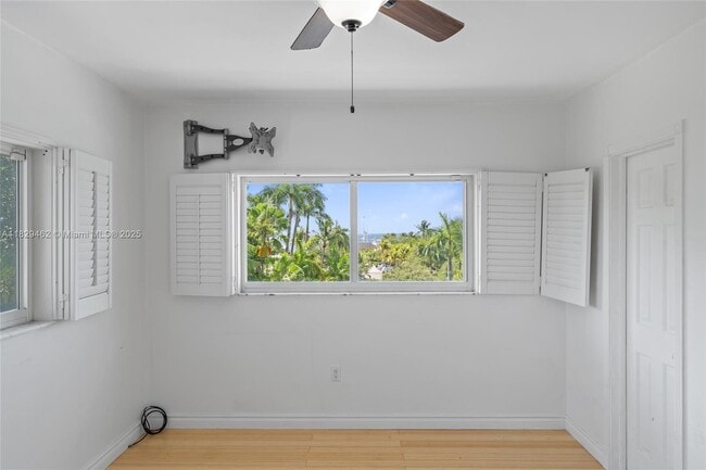 Building Photo - 2539 Bayshore Dr Unit PH2F Rental