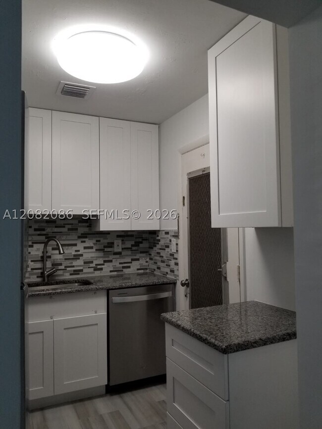 Photo - 2990 NE 16th Ave Unit 105