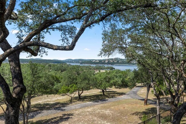 Photo - 16808 Forest Way