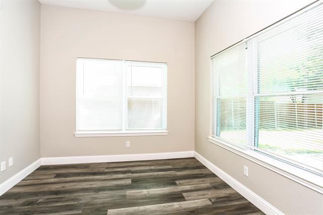 Photo - 8102 Lake Bend Dr