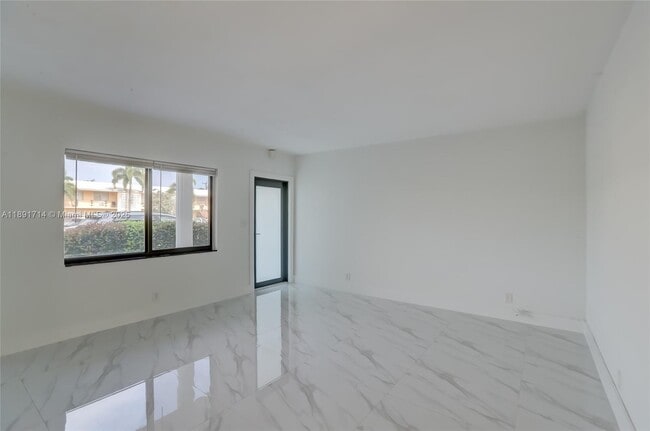 Photo - 2140 NE 56th St Unit 11