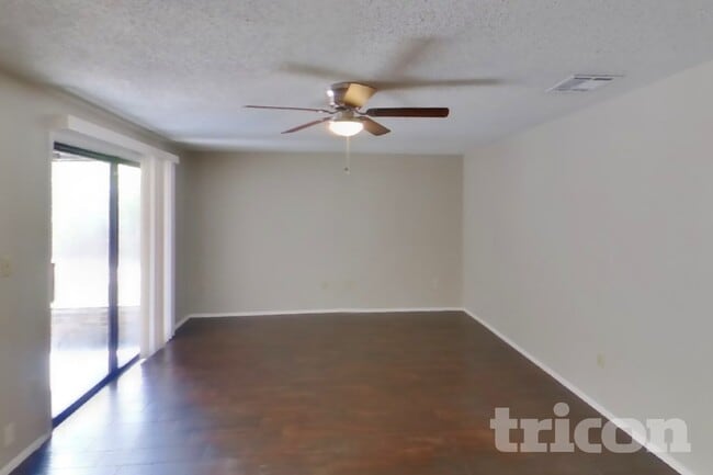 Photo - 8102 Chickasaw Ln