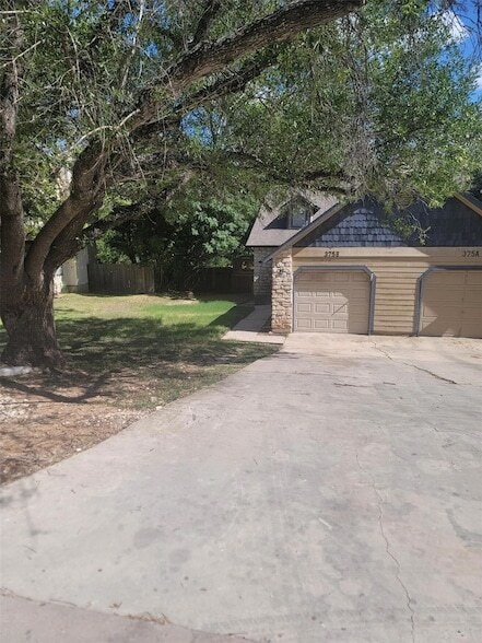 Building Photo - 375 Fantail Loop Unit B
