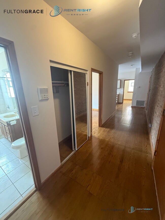 Photo - 1249 W Devon Ave Unidad 2E