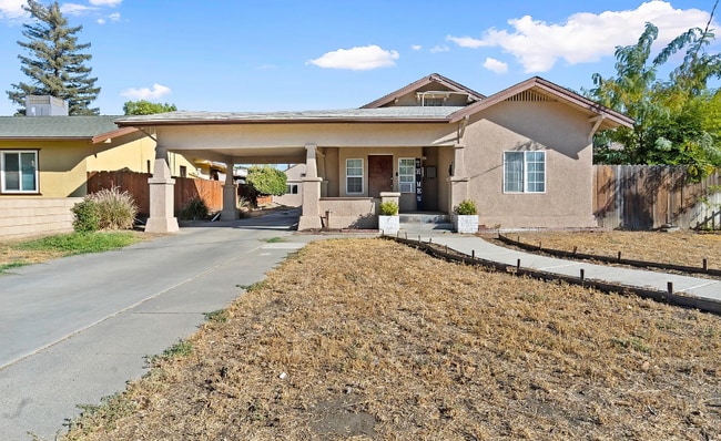 Building Photo - 777 E El Monte Way