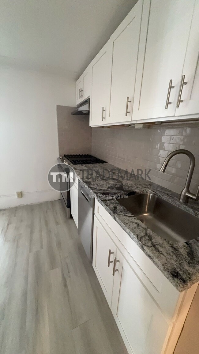 Photo - 40 W James St Unit 2