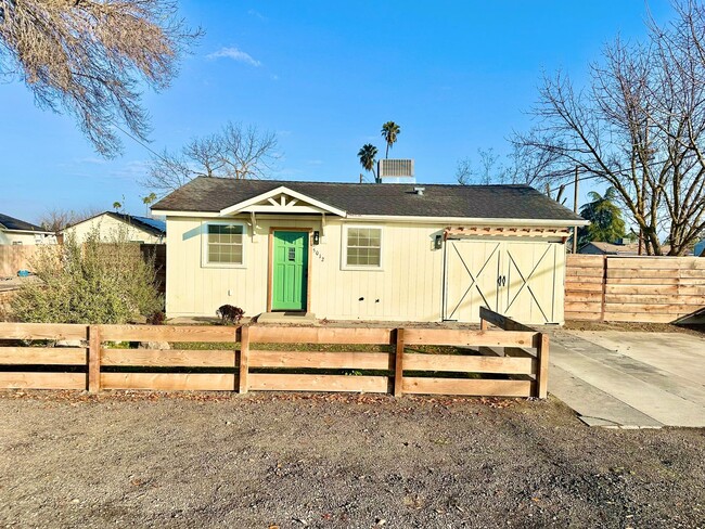 Fully Remodeled 3/2 in Northwest Fresno - Fully Remodeled 3/2 in Northwest Fresno House